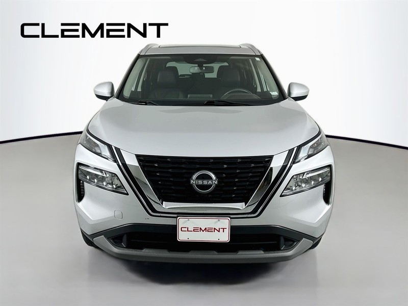 Nissan Rogue Vehicle Image 03