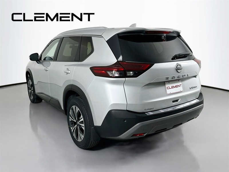 Nissan Rogue Vehicle Image 10
