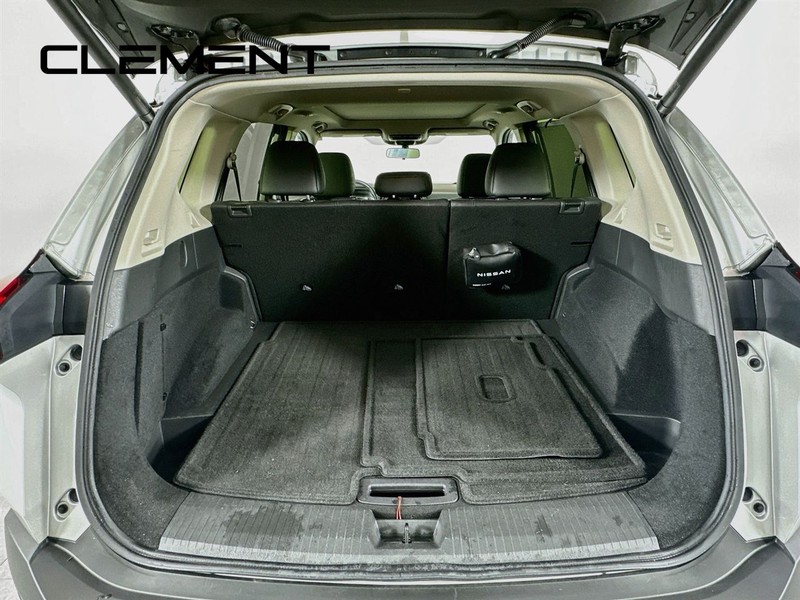 Nissan Rogue Vehicle Image 11