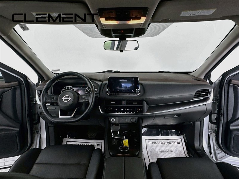 Nissan Rogue Vehicle Image 12