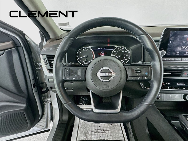 Nissan Rogue Vehicle Image 15