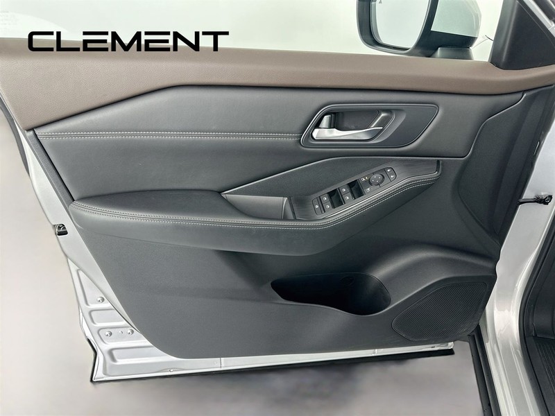 Nissan Rogue Vehicle Image 28