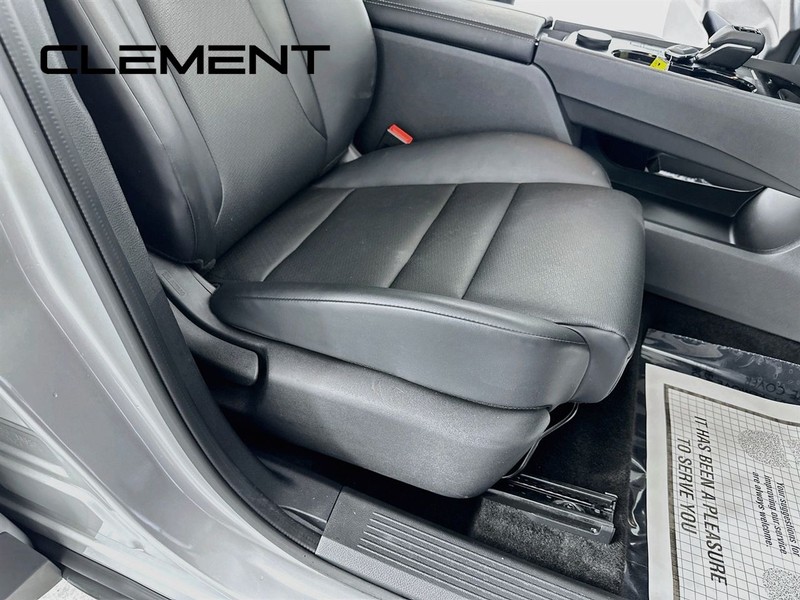 Nissan Rogue Vehicle Image 33