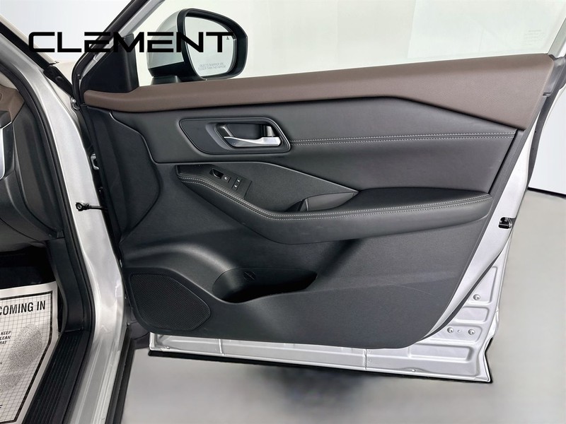 Nissan Rogue Vehicle Image 35