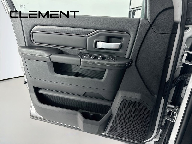 Ram 2500 Vehicle Image 26