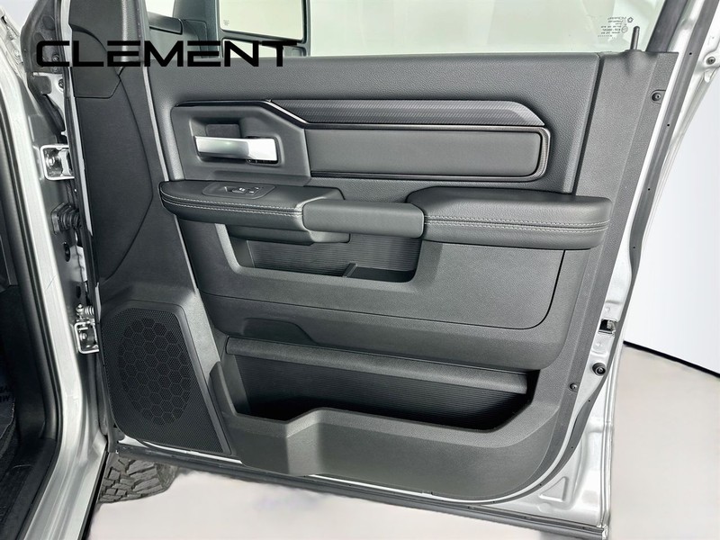 Ram 2500 Vehicle Image 33