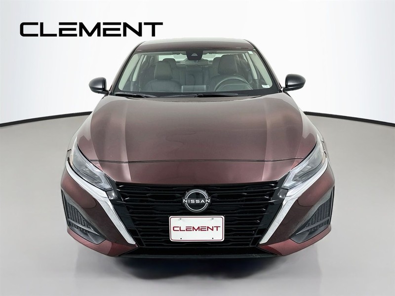 Nissan Altima Vehicle Image 03