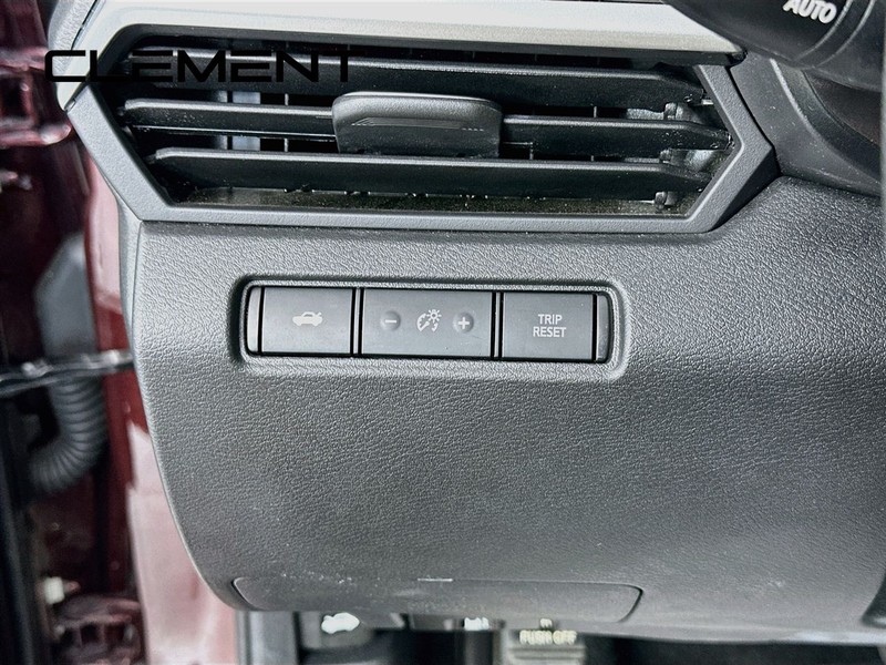 Nissan Altima Vehicle Image 14