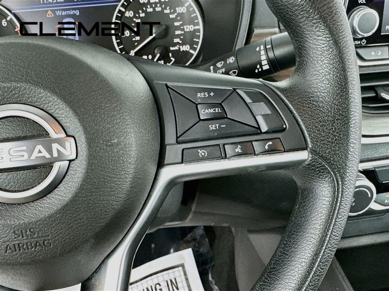 Nissan Altima Vehicle Image 17