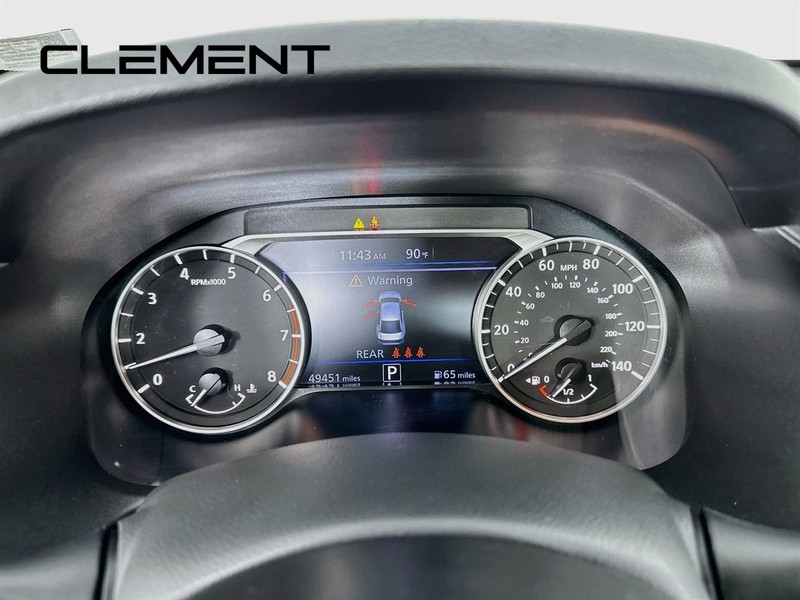Nissan Altima Vehicle Image 18