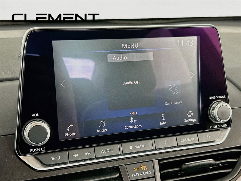 Nissan Altima Vehicle Image 19
