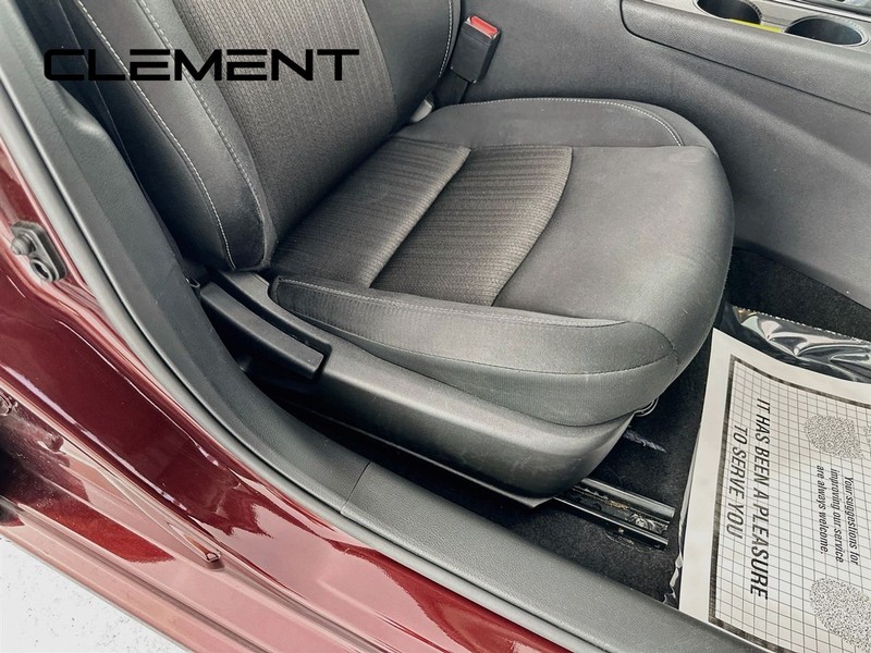 Nissan Altima Vehicle Image 31