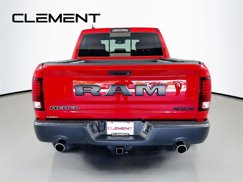 Ram 1500 Vehicle Full-screen Gallery Image 8