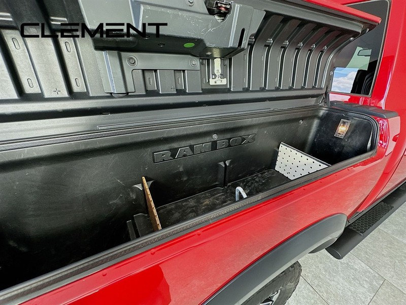Ram 1500 Vehicle Full-screen Gallery Image 37