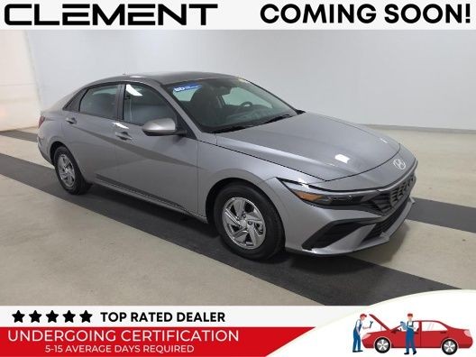 Hyundai Elantra Vehicle Image 02