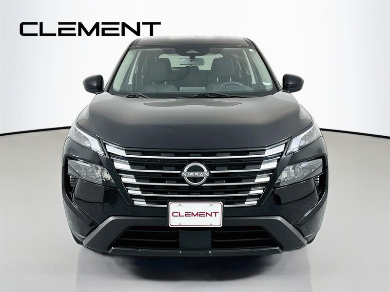 Nissan Rogue Vehicle Image 03
