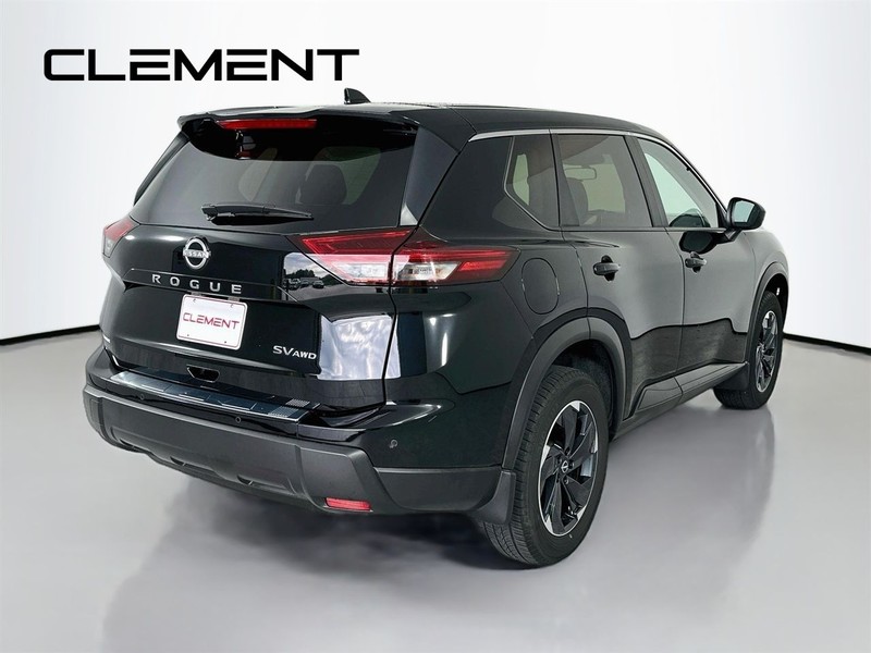 Nissan Rogue Vehicle Image 07