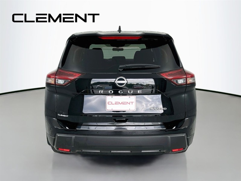 Nissan Rogue Vehicle Image 08