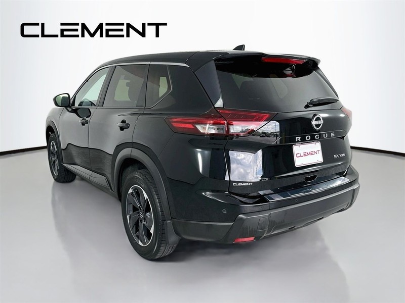 Nissan Rogue Vehicle Image 10