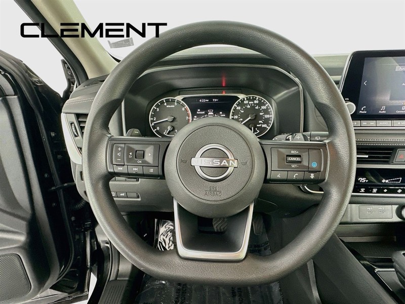 Nissan Rogue Vehicle Image 15