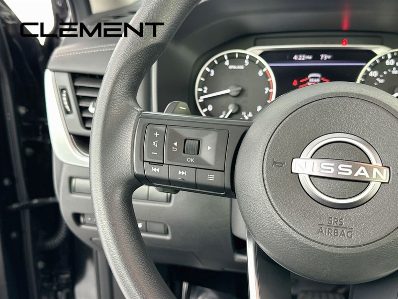 Nissan Rogue Vehicle Image 16