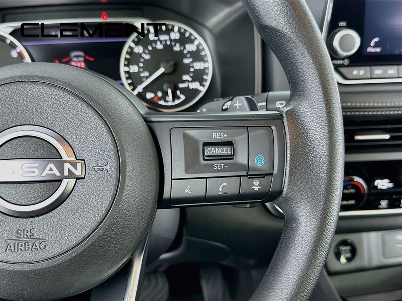 Nissan Rogue Vehicle Image 17
