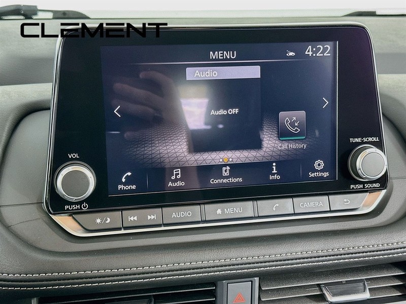 Nissan Rogue Vehicle Image 19
