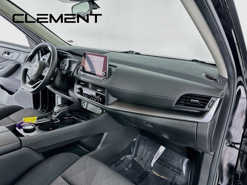 Nissan Rogue Vehicle Image 32