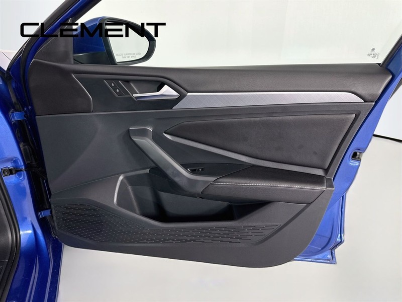 Volkswagen Jetta Vehicle Image 33