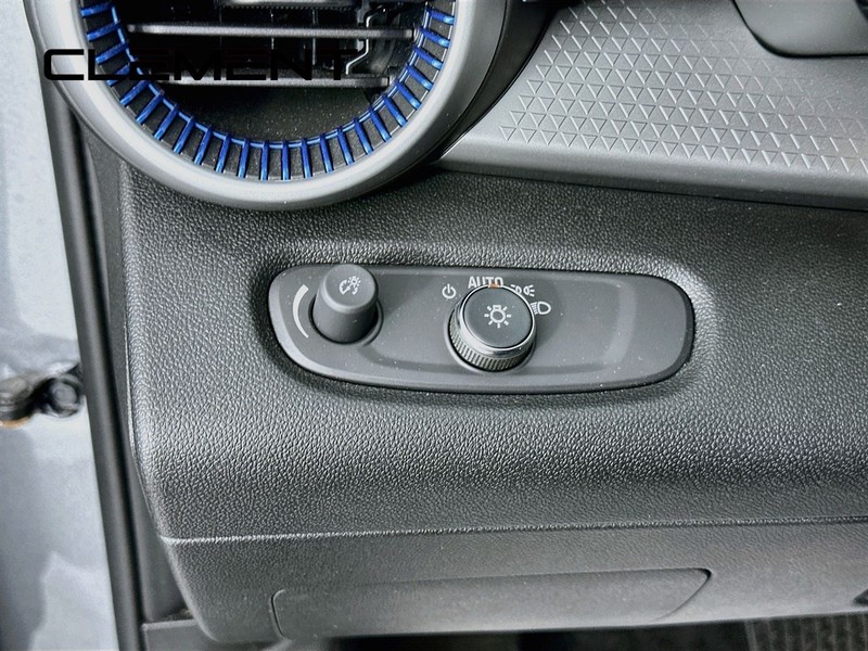 Chevrolet Trax Vehicle Image 14