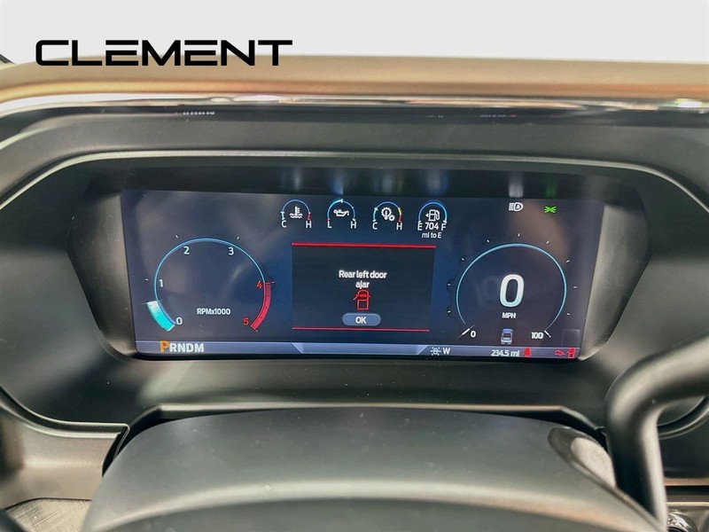 Ford Super Duty F-450 DRW Vehicle Full-screen Gallery Image 18