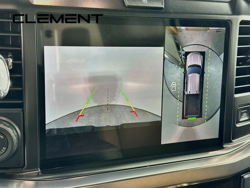 Ford Super Duty F-450 DRW Vehicle Full-screen Gallery Image 20
