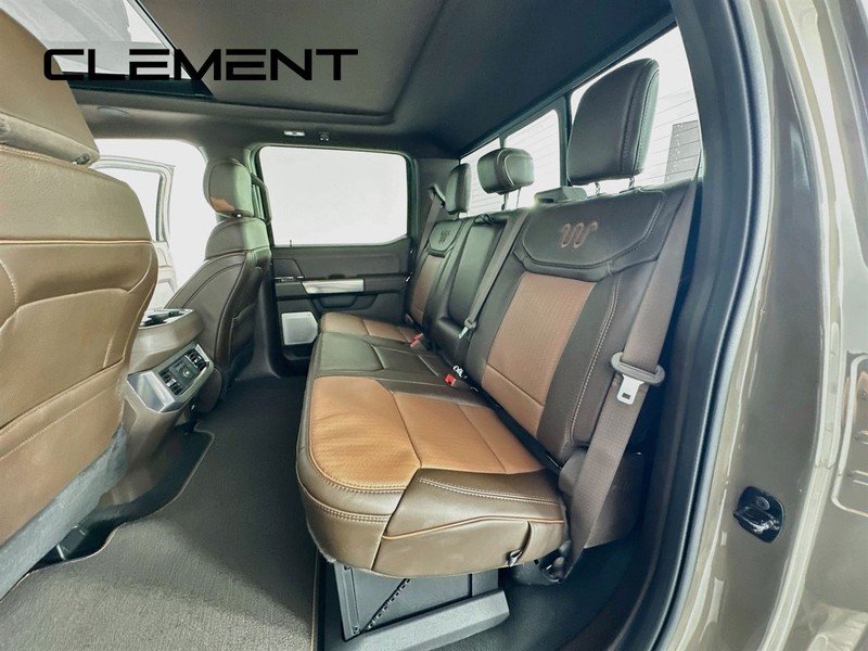 Ford Super Duty F-450 DRW Vehicle Full-screen Gallery Image 33
