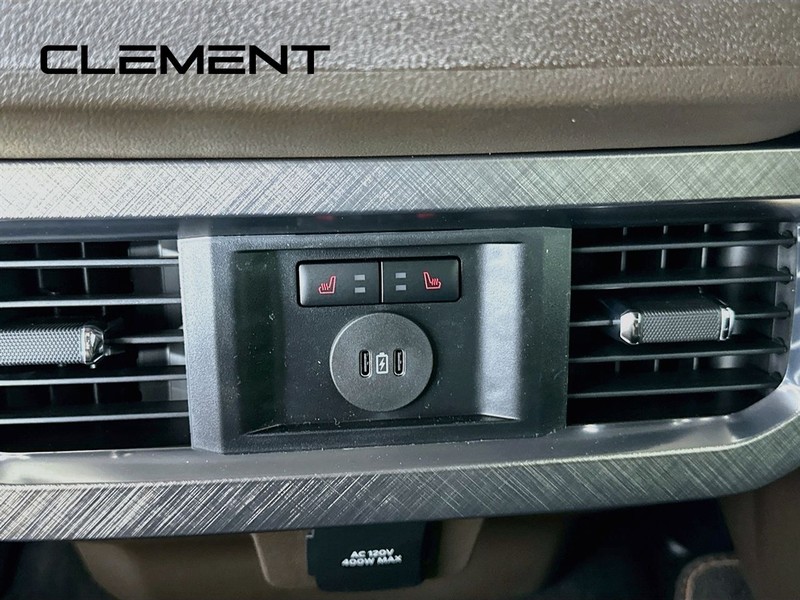 Ford Super Duty F-450 DRW Vehicle Full-screen Gallery Image 34