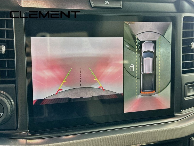 Ford Super Duty F-450 DRW Vehicle Full-screen Gallery Image 20