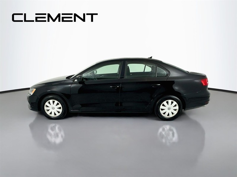 Volkswagen Jetta Sedan Vehicle Image 06