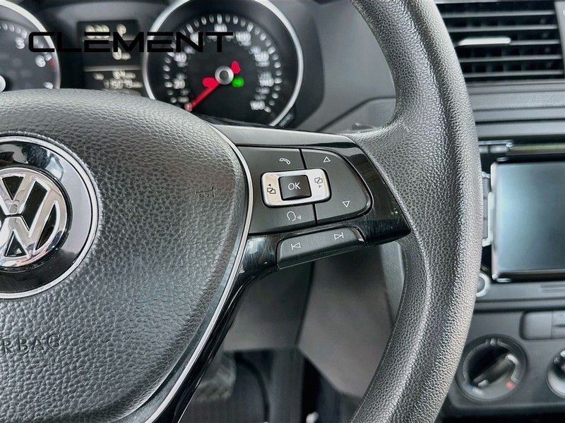 Volkswagen Jetta Sedan Vehicle Image 17