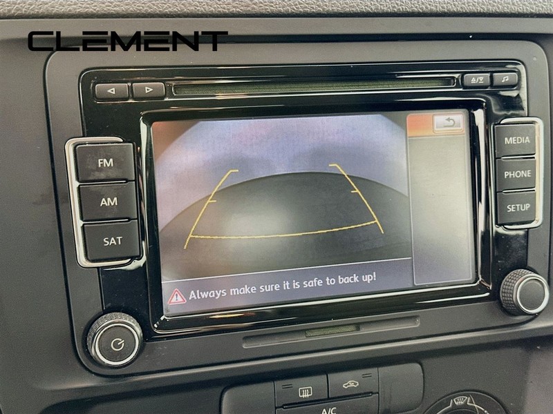 Volkswagen Jetta Sedan Vehicle Image 20