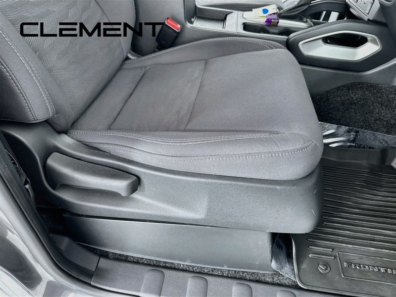 Nissan Frontier Vehicle Image 32