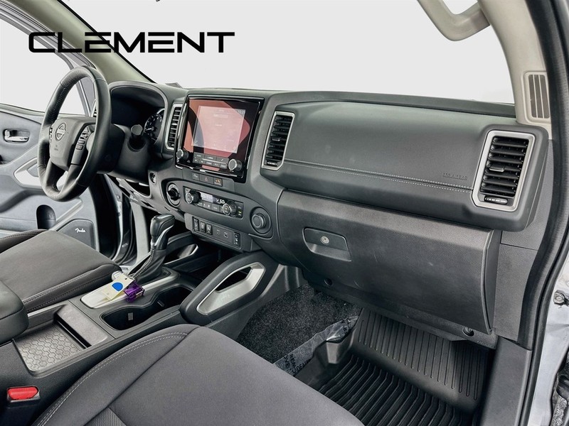 Nissan Frontier Vehicle Image 33