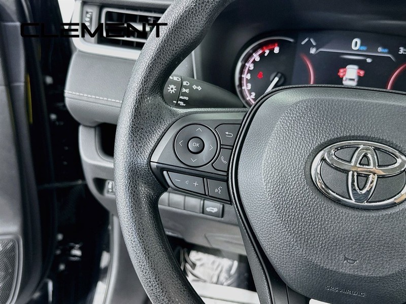 Toyota RAV4 Vehicle Image 16