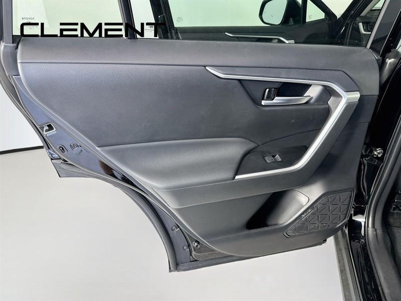 Toyota RAV4 Vehicle Image 30