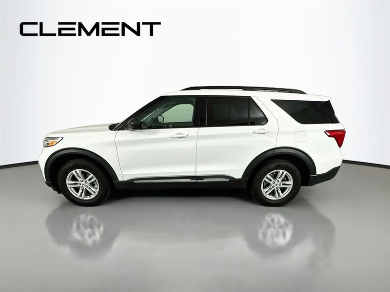 Ford Explorer Vehicle Full-screen Gallery Image 6