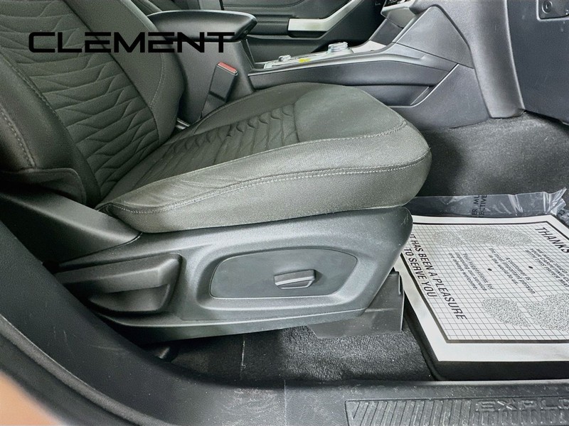 Ford Explorer Vehicle Full-screen Gallery Image 34
