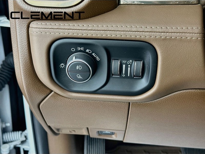 Ram 3500 Vehicle Image 14