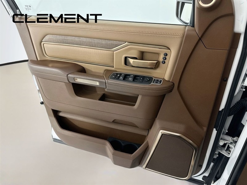 Ram 3500 Vehicle Image 28