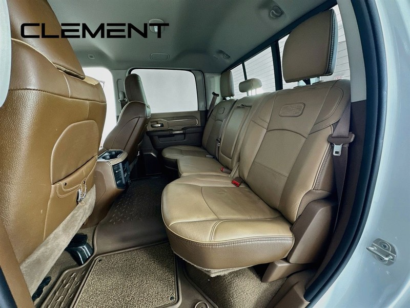 Ram 3500 Vehicle Image 32