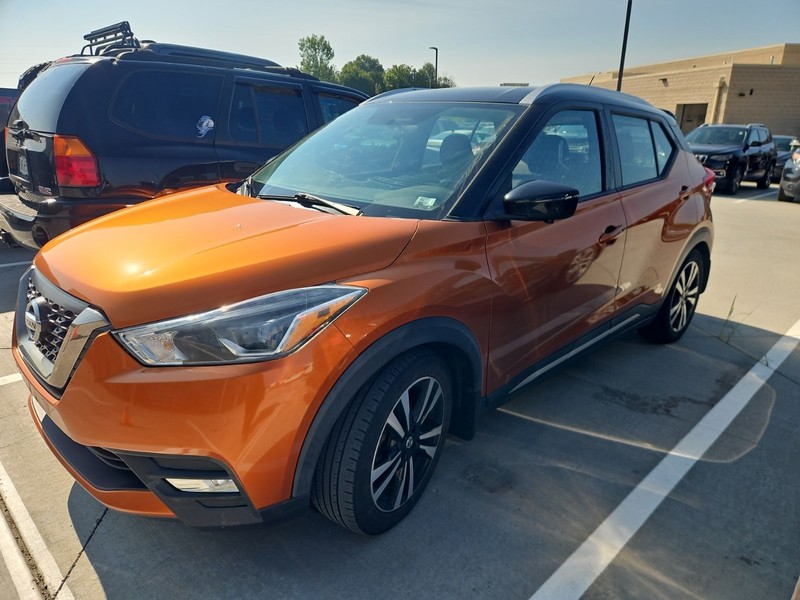Nissan Kicks Vehicle Image 02
