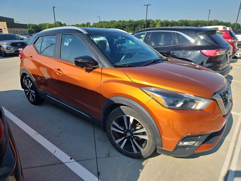 Nissan Kicks Vehicle Image 03