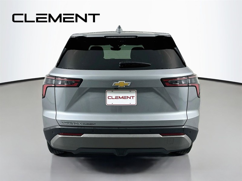 Chevrolet Equinox Vehicle Full-screen Gallery Image 8